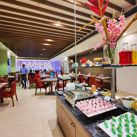 Regenta Central Grand Exotica Pimpri-Chinchwad Esterno foto