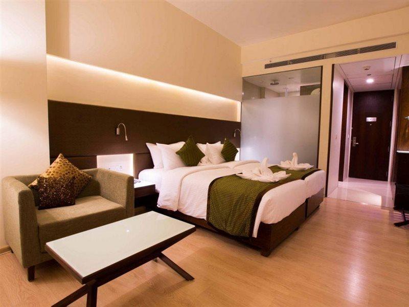 Regenta Central Grand Exotica Pimpri-Chinchwad Esterno foto