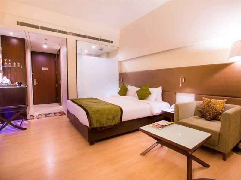 Regenta Central Grand Exotica Pimpri-Chinchwad Esterno foto
