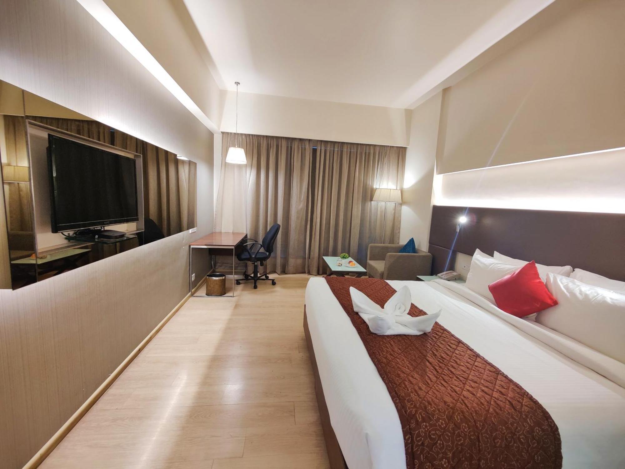 Regenta Central Grand Exotica Pimpri-Chinchwad Esterno foto