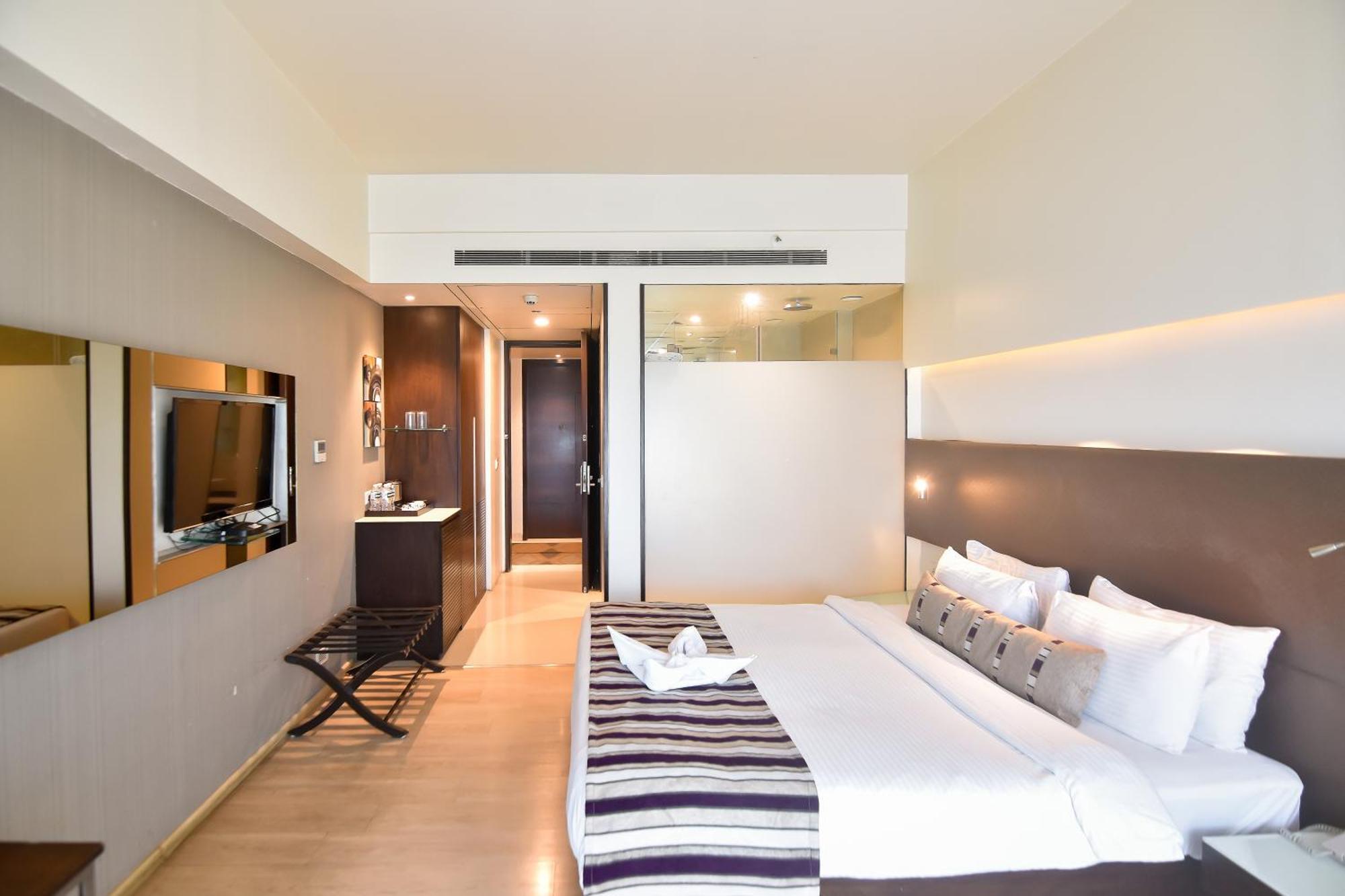 Regenta Central Grand Exotica Pimpri-Chinchwad Esterno foto