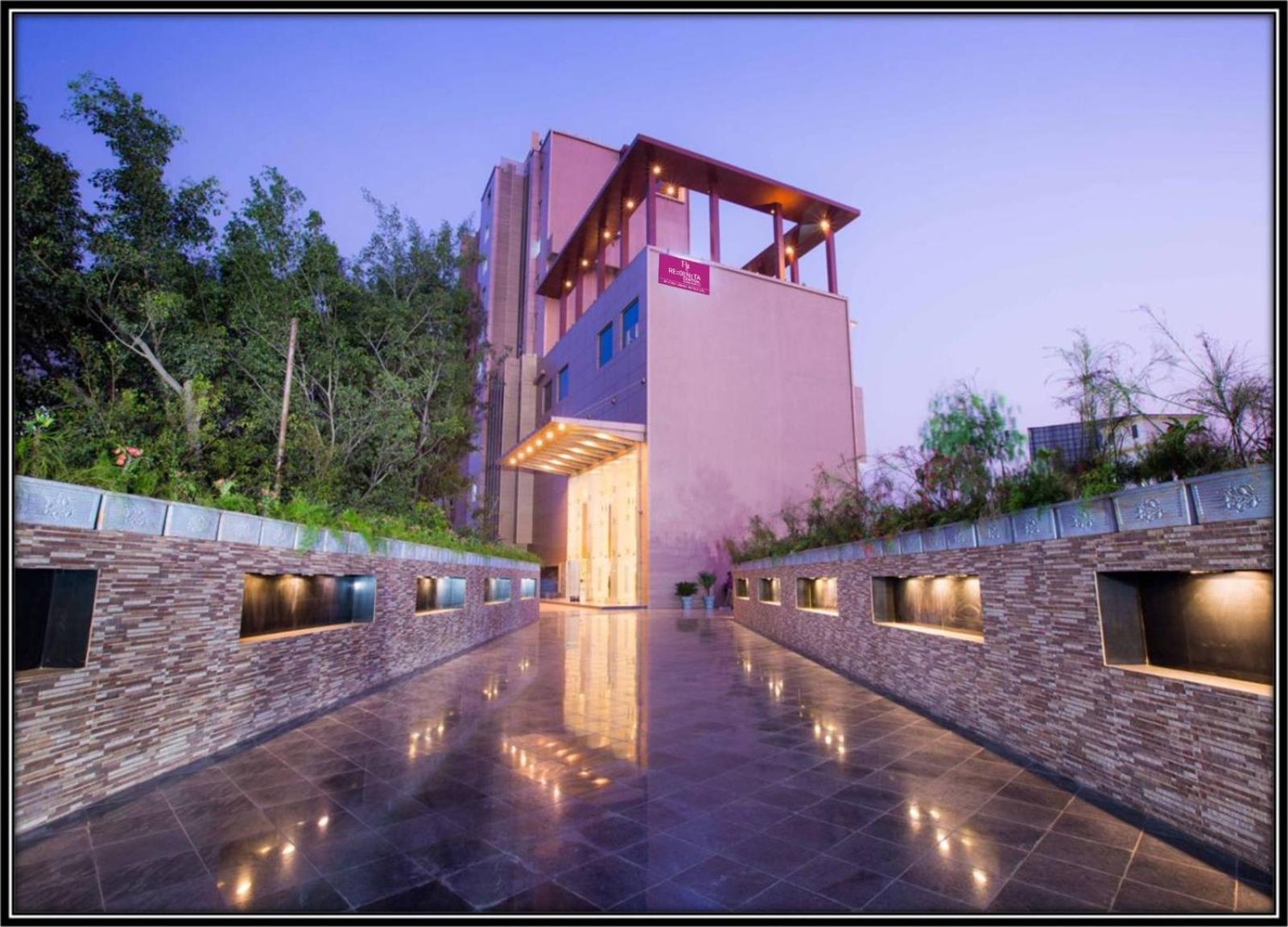 Regenta Central Grand Exotica Pimpri-Chinchwad Esterno foto