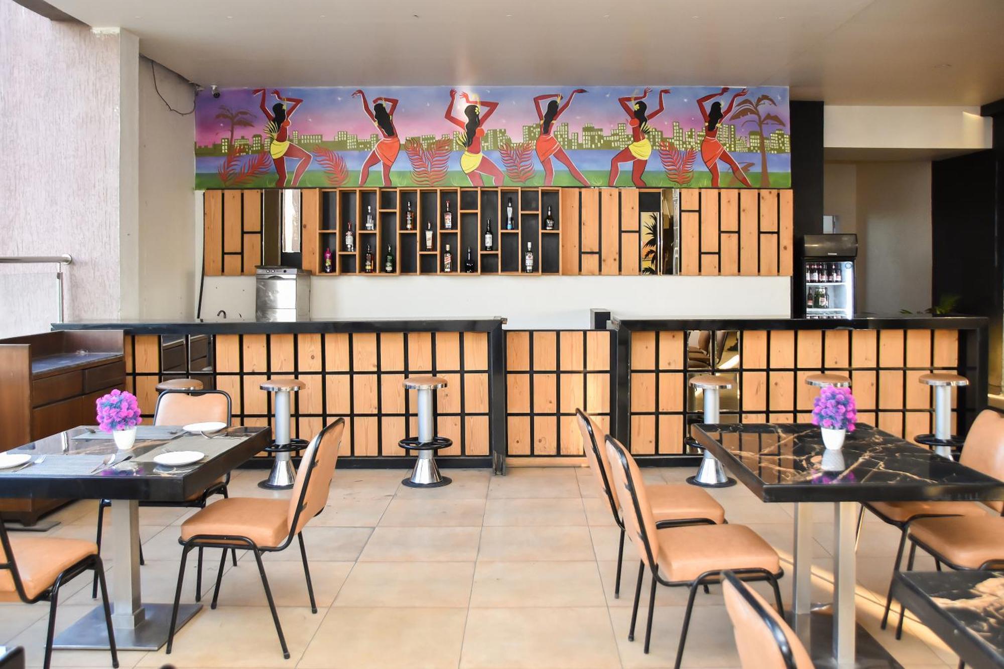 Regenta Central Grand Exotica Pimpri-Chinchwad Esterno foto