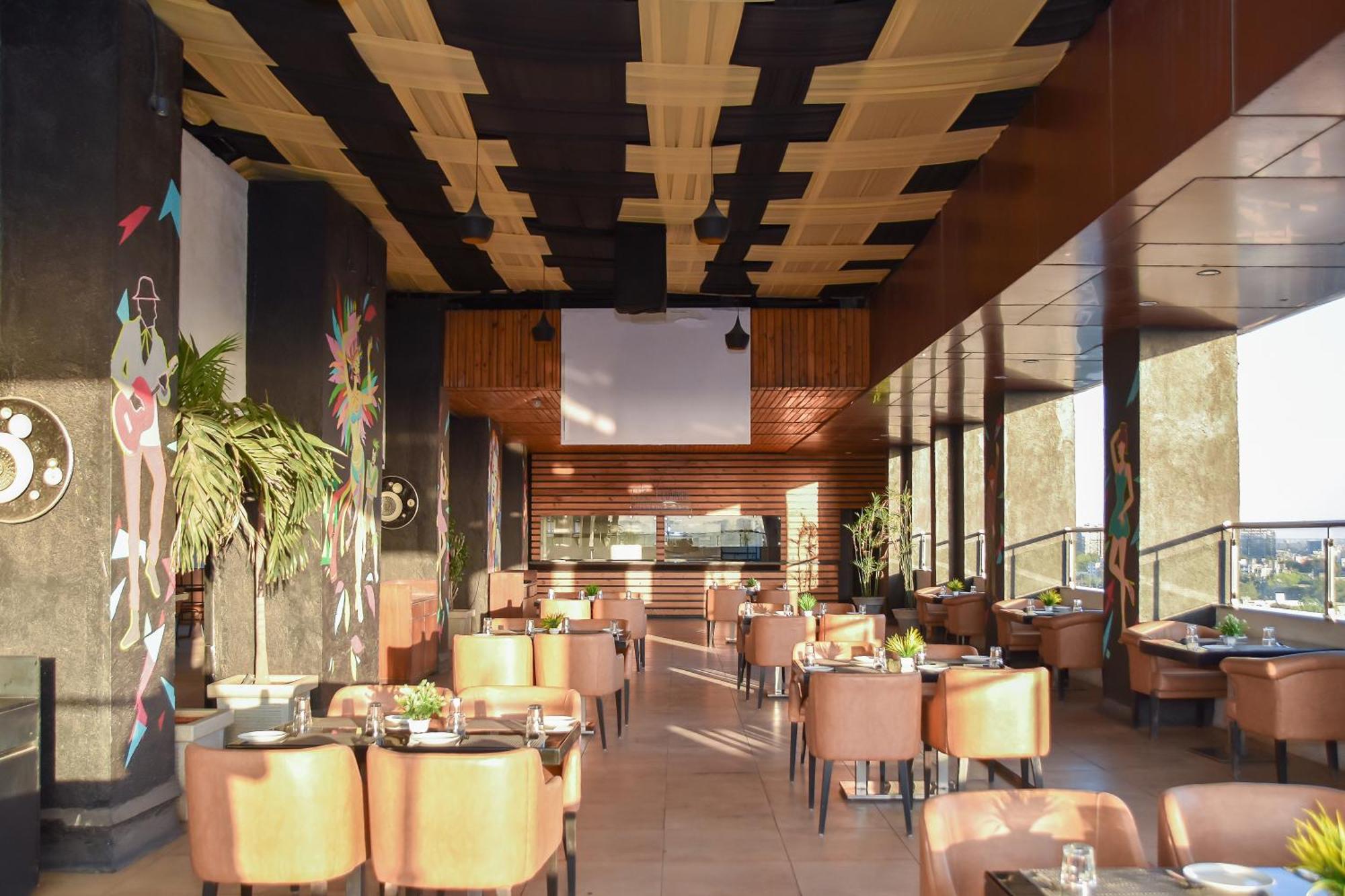 Regenta Central Grand Exotica Pimpri-Chinchwad Esterno foto
