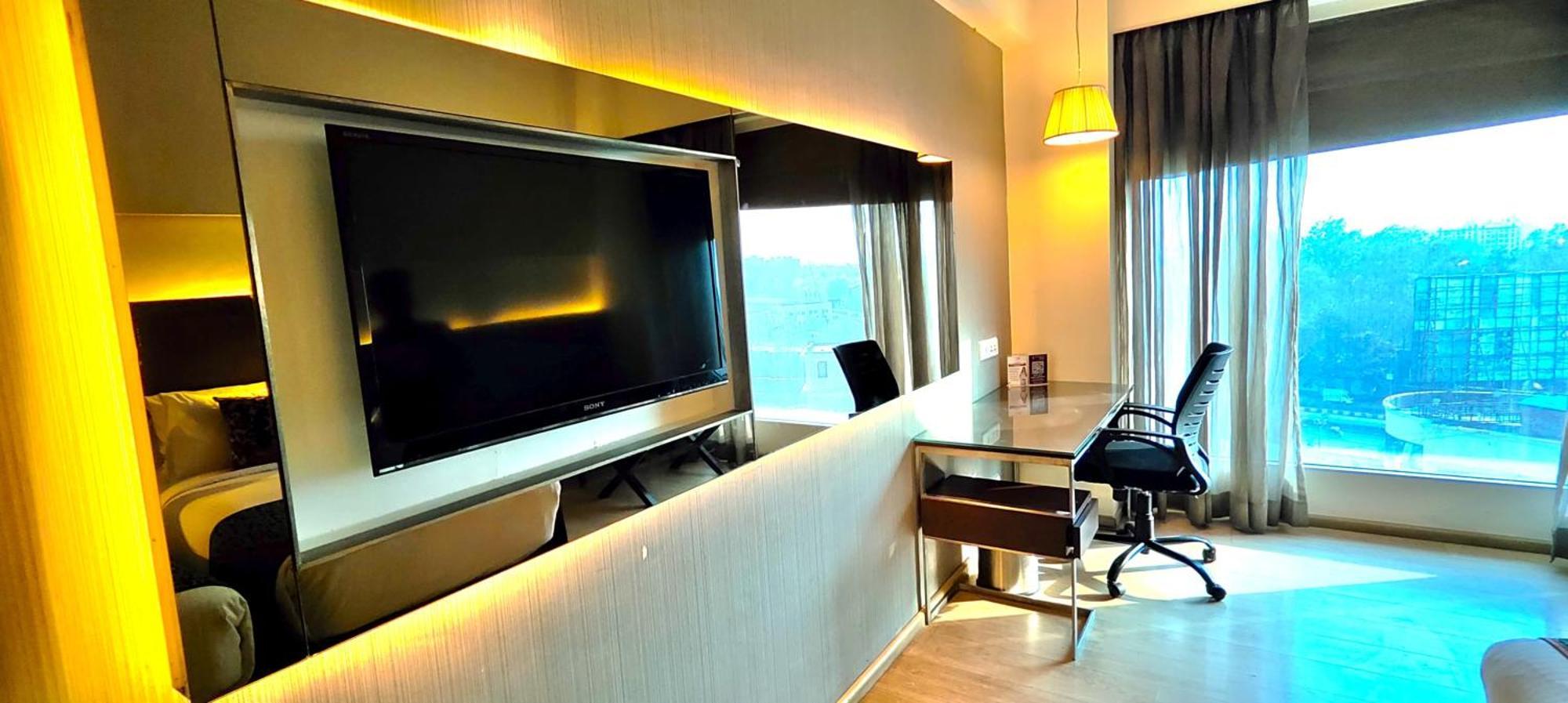 Regenta Central Grand Exotica Pimpri-Chinchwad Esterno foto