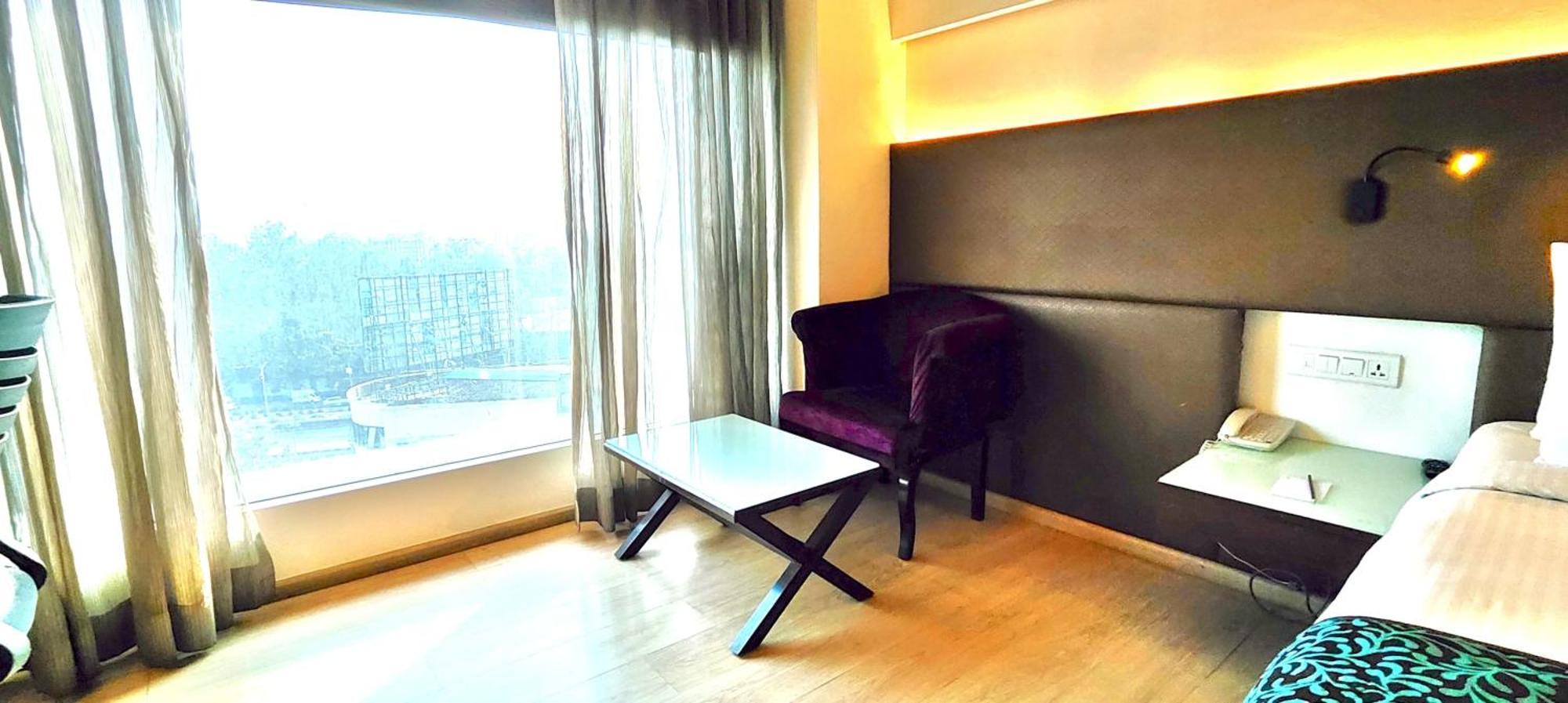 Regenta Central Grand Exotica Pimpri-Chinchwad Esterno foto