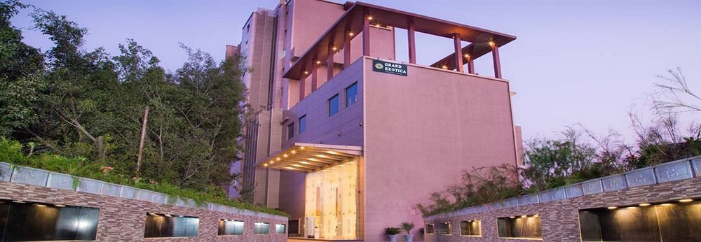 Regenta Central Grand Exotica Pimpri-Chinchwad Esterno foto